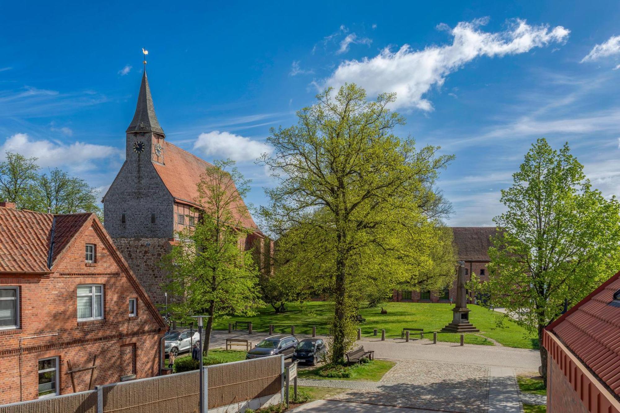 Seehotel Zarrentin Zarrentin am Schaalsee Экстерьер фото