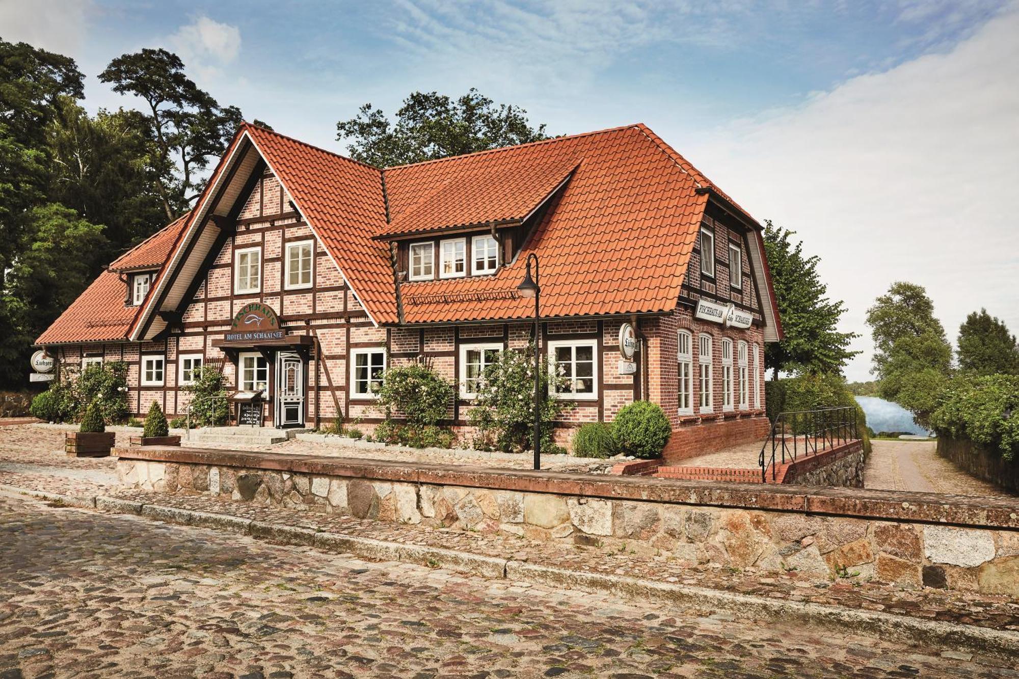 Seehotel Zarrentin Zarrentin am Schaalsee Экстерьер фото